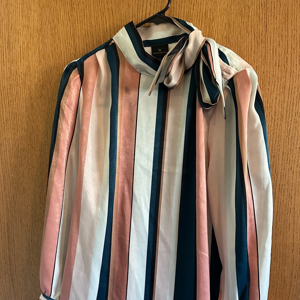 Women’s blouse size L